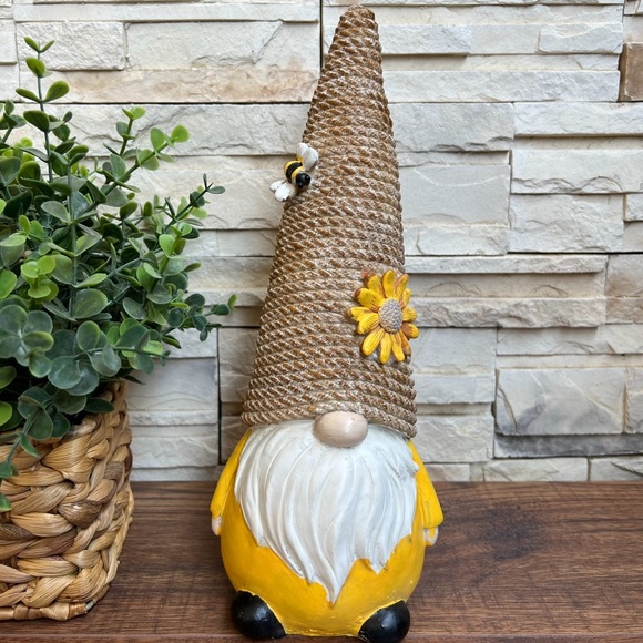 🆕 BeeHive 🐝 12" H Gnome Resin Decor! - Picture 9 of 10